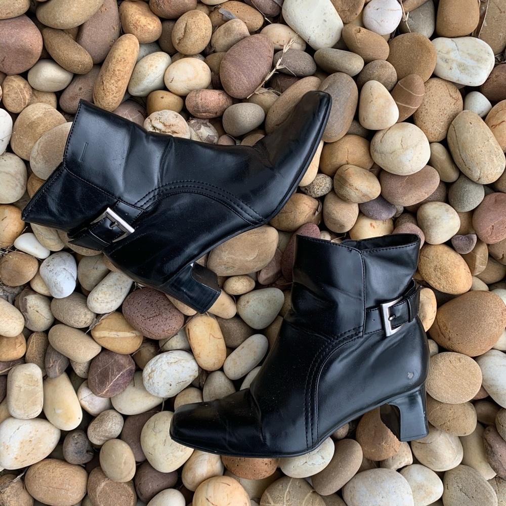 NWOT Predictions Square Toe Ankle Boot size 8